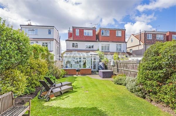 Holmwood Grove, Mill Hill